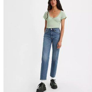 Levi's Wedgie Straight Fit in Dark Wash Size: 33